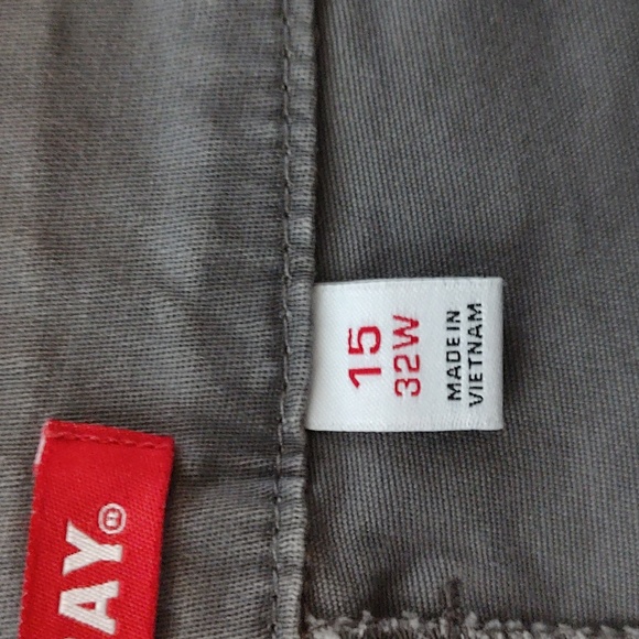 Shorts - Picture 3 of 3